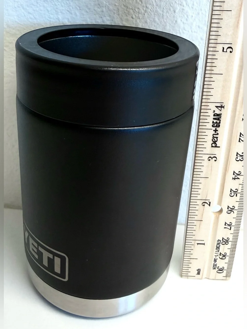 YETI Rambler Colster Can Insulator Black w/ Screw-On Lid